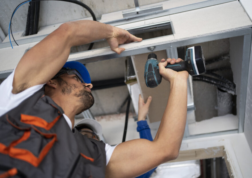 travaux d' un électricien